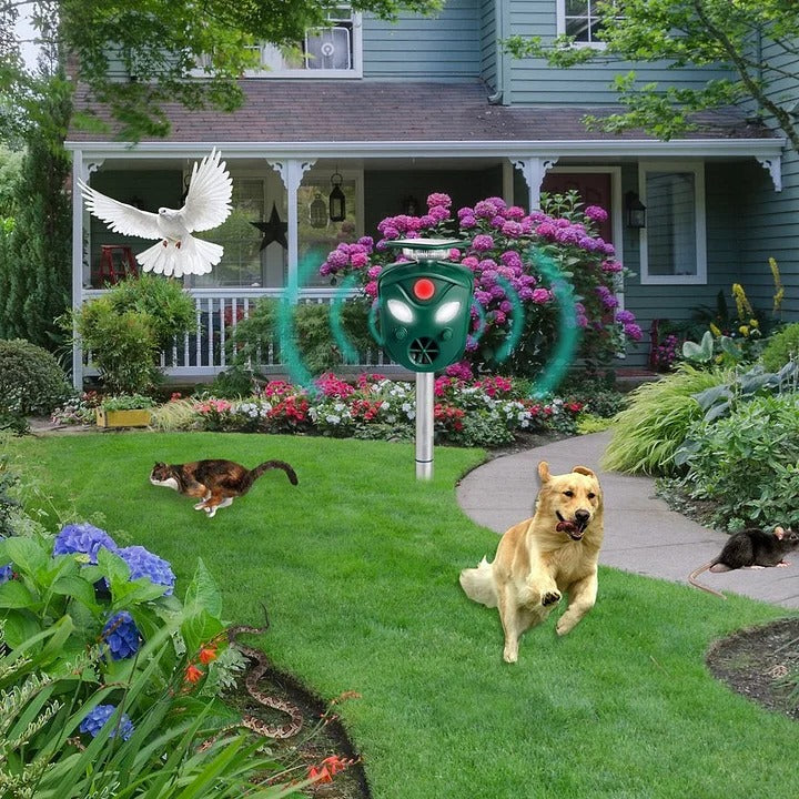 Animal Repeller Solar Ultrasonic 360° Outdoor Motion Sensor Pest Deterrent