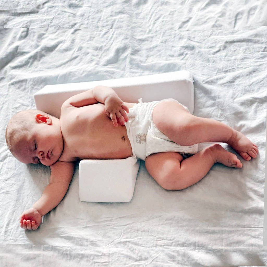 Side Sleeper Wedge For Newborns And Infants With Breathable Cover
