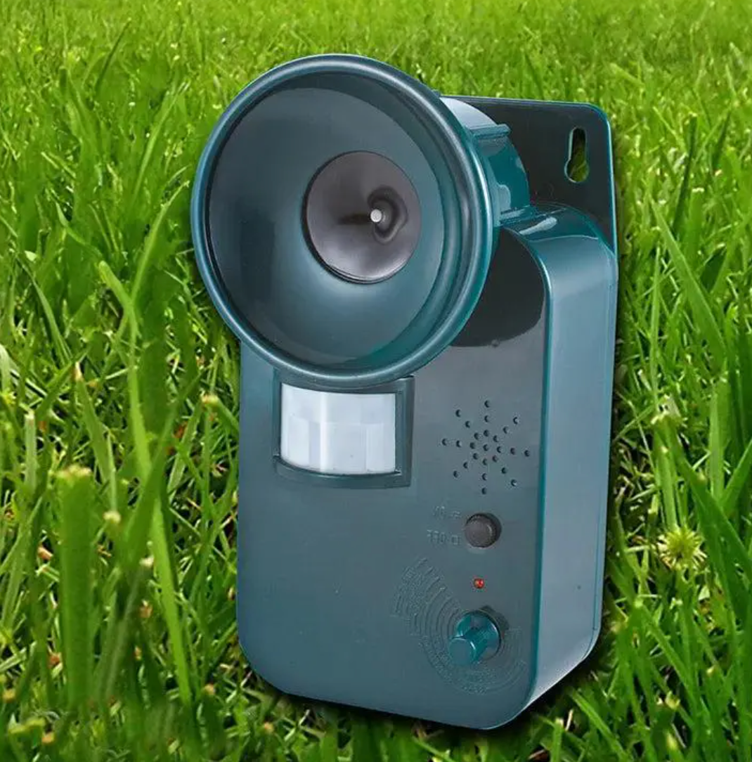 Outdoor Ultrasonic Animal Repeller Cordless 9V DC Covers 5,000 Sq Ft